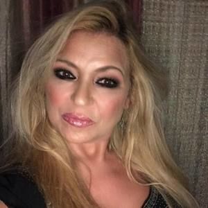 Meet your Posher, Janet